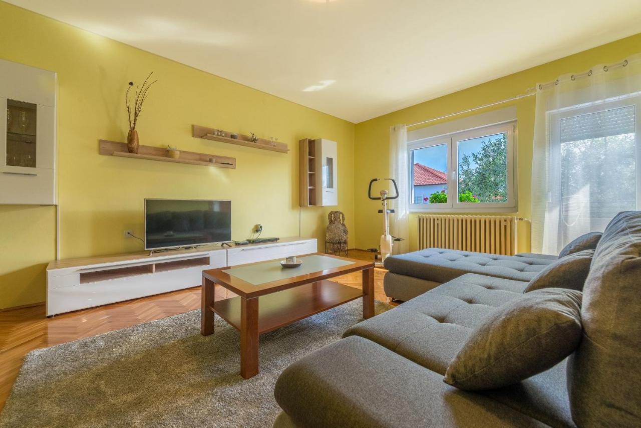 Apartment Villa Odesa with private pool Zara Esterno foto