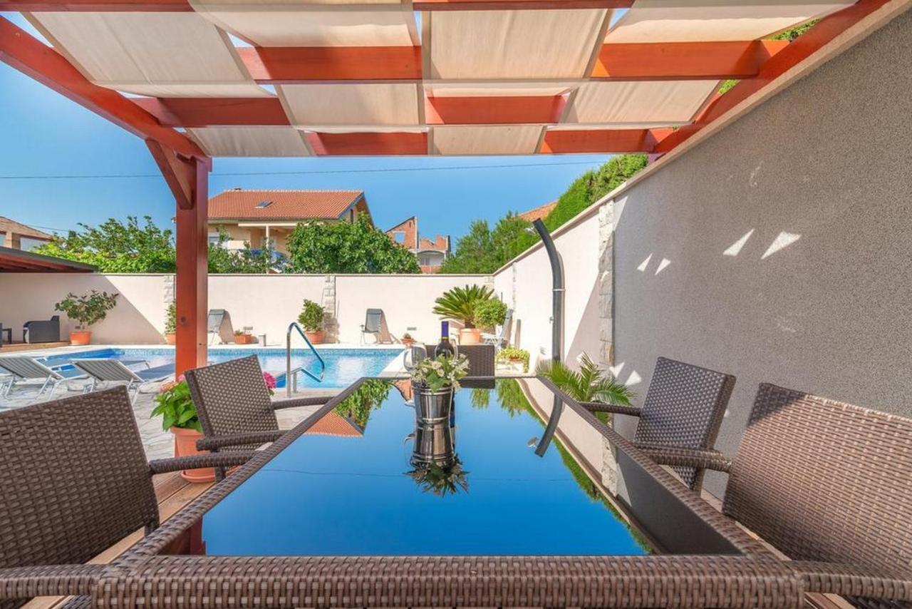 Apartment Villa Odesa with private pool Zara Esterno foto
