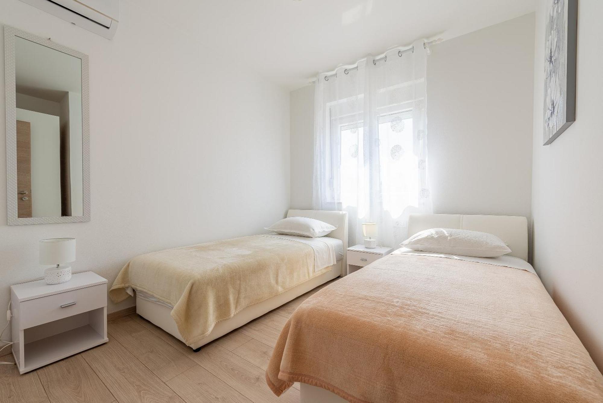 Apartment Villa Odesa with private pool Zara Esterno foto