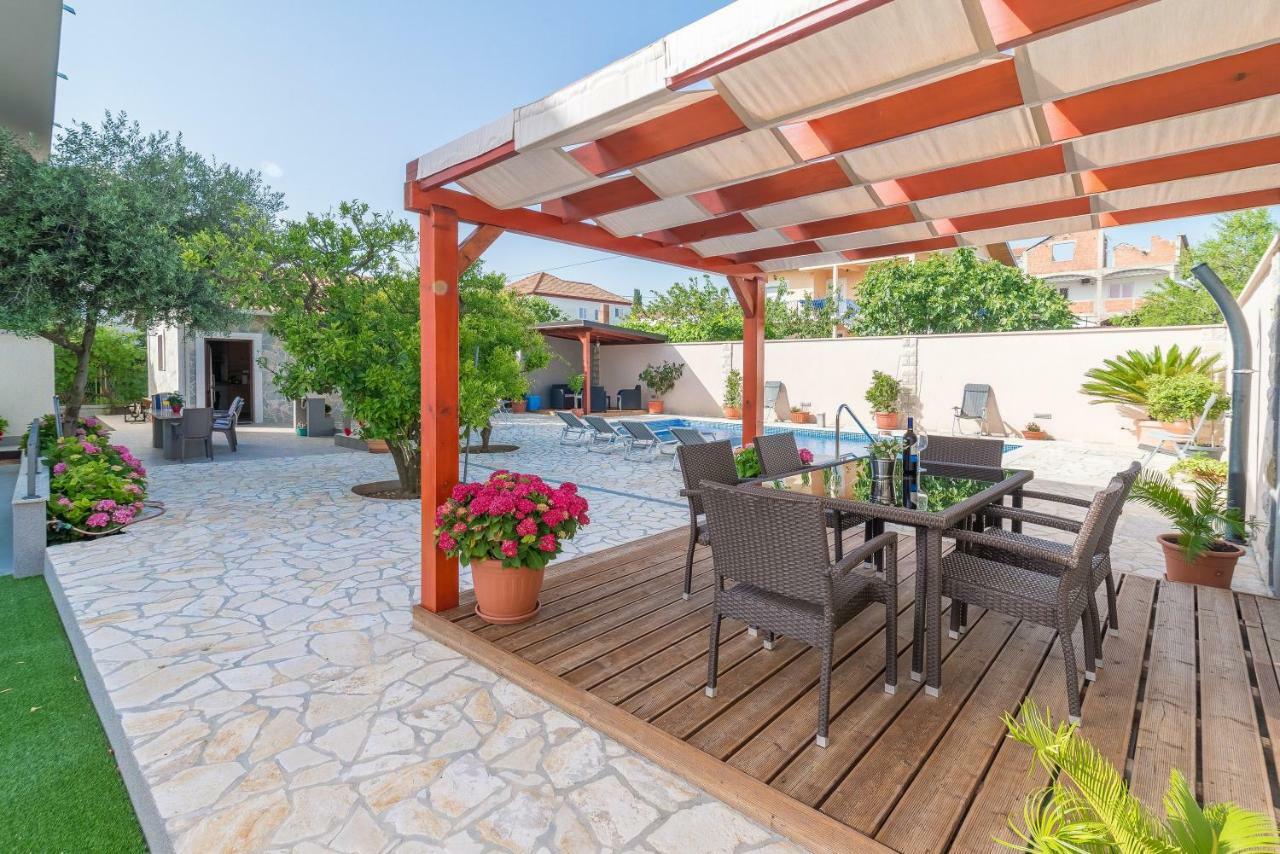 Apartment Villa Odesa with private pool Zara Esterno foto